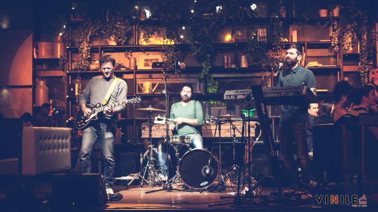 Locandina di una serata al Vinile