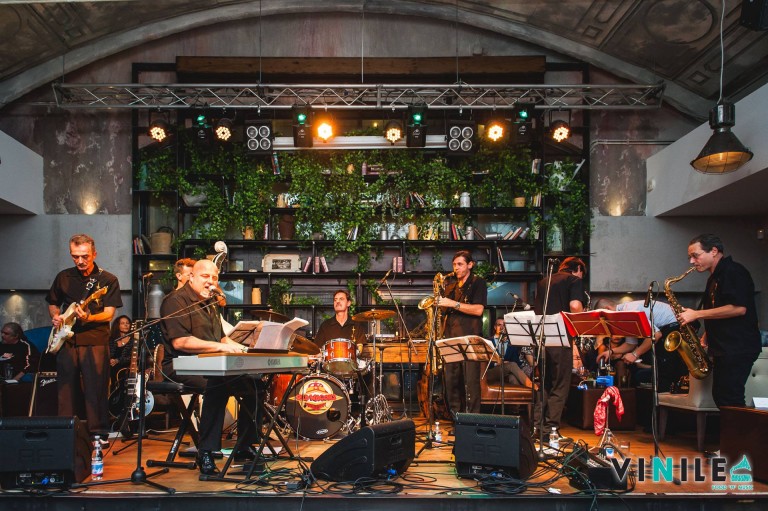 THE RED WAGONS
