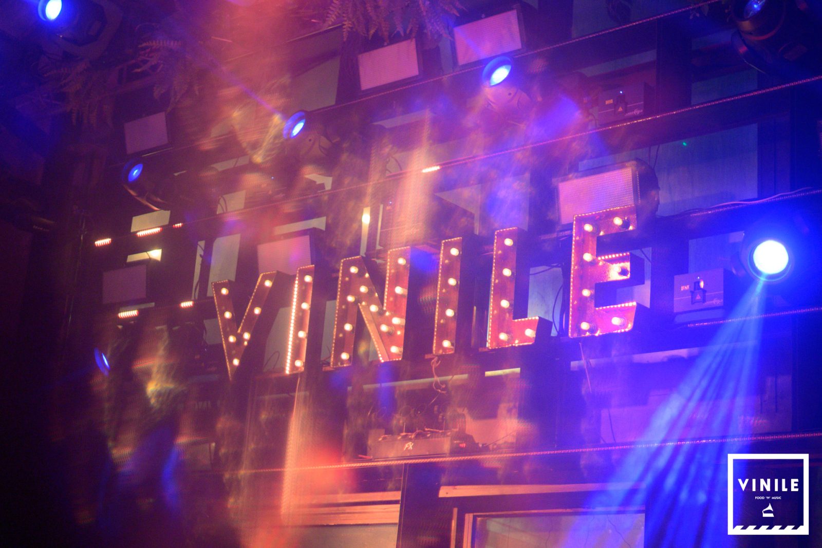 NEARBY CHRISTMAS, mercoledì 4 dicembre 2024 al Vinile